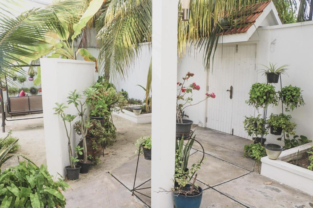 Fiyala Homestay Addu City Eksteriør billede